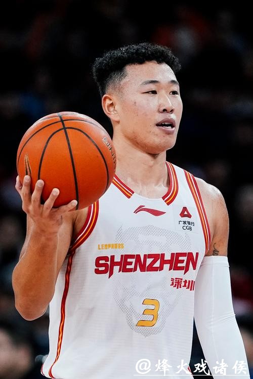 贺希宁爆砍43分!CBA第一铁人吓了大鲨鱼一大跳 贺希宁爆砍43分!CBA第一铁人吓了大鲨鱼一大跳